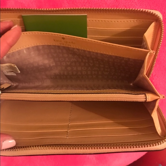 Kate Spade Wallet - Picture 6 of 8